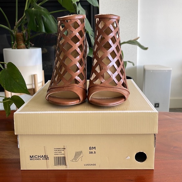 Michael Kors Laser Cut Open Toe Bootie - Picture 5 of 13